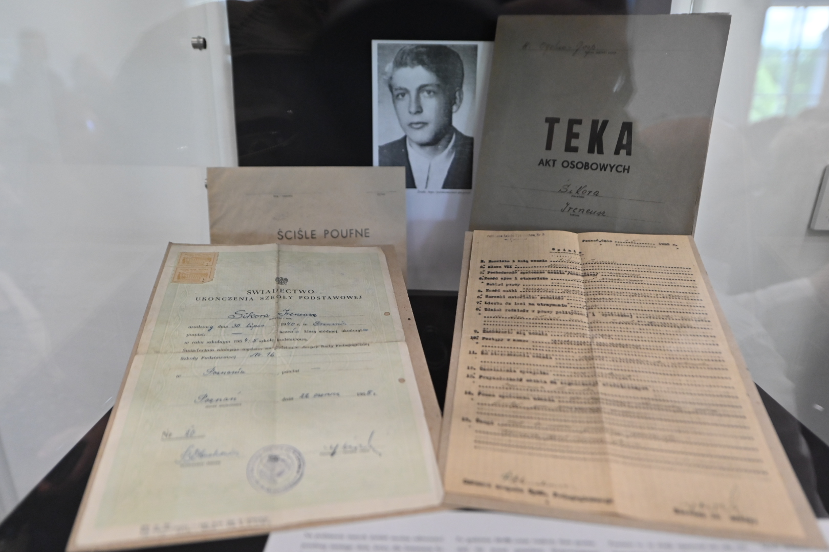 Historia zapisana w urzędowych teczkach